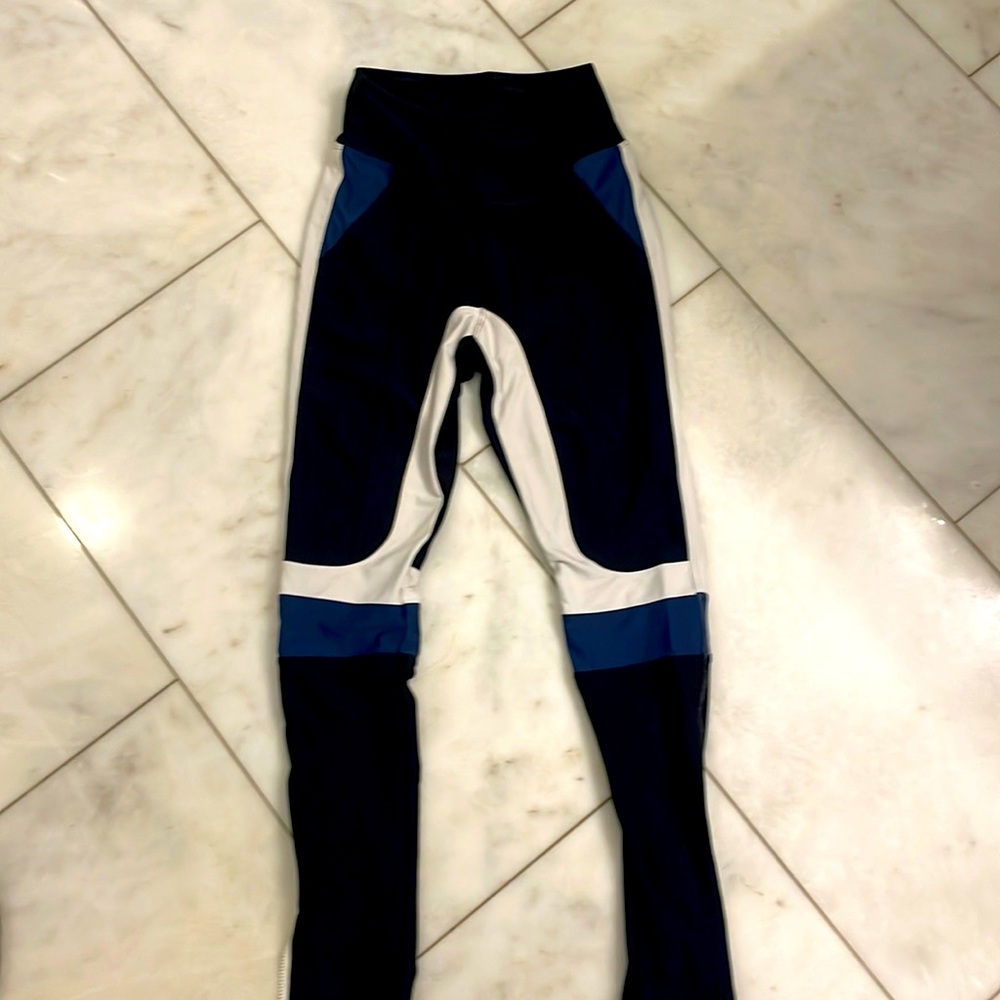High waisted leggings